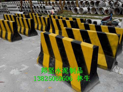 廣州水泥防撞墩大型廠家